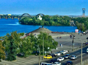 LUX на Ливарній 17-А